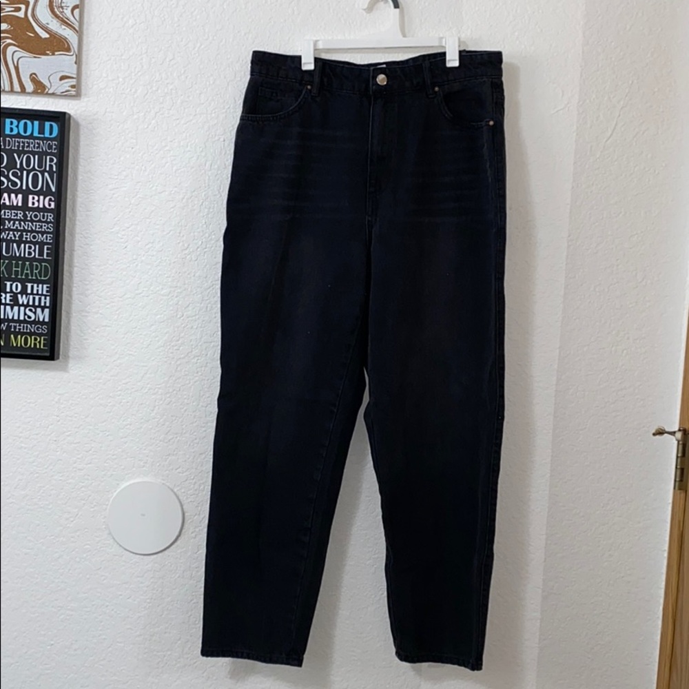 Black mom jeans